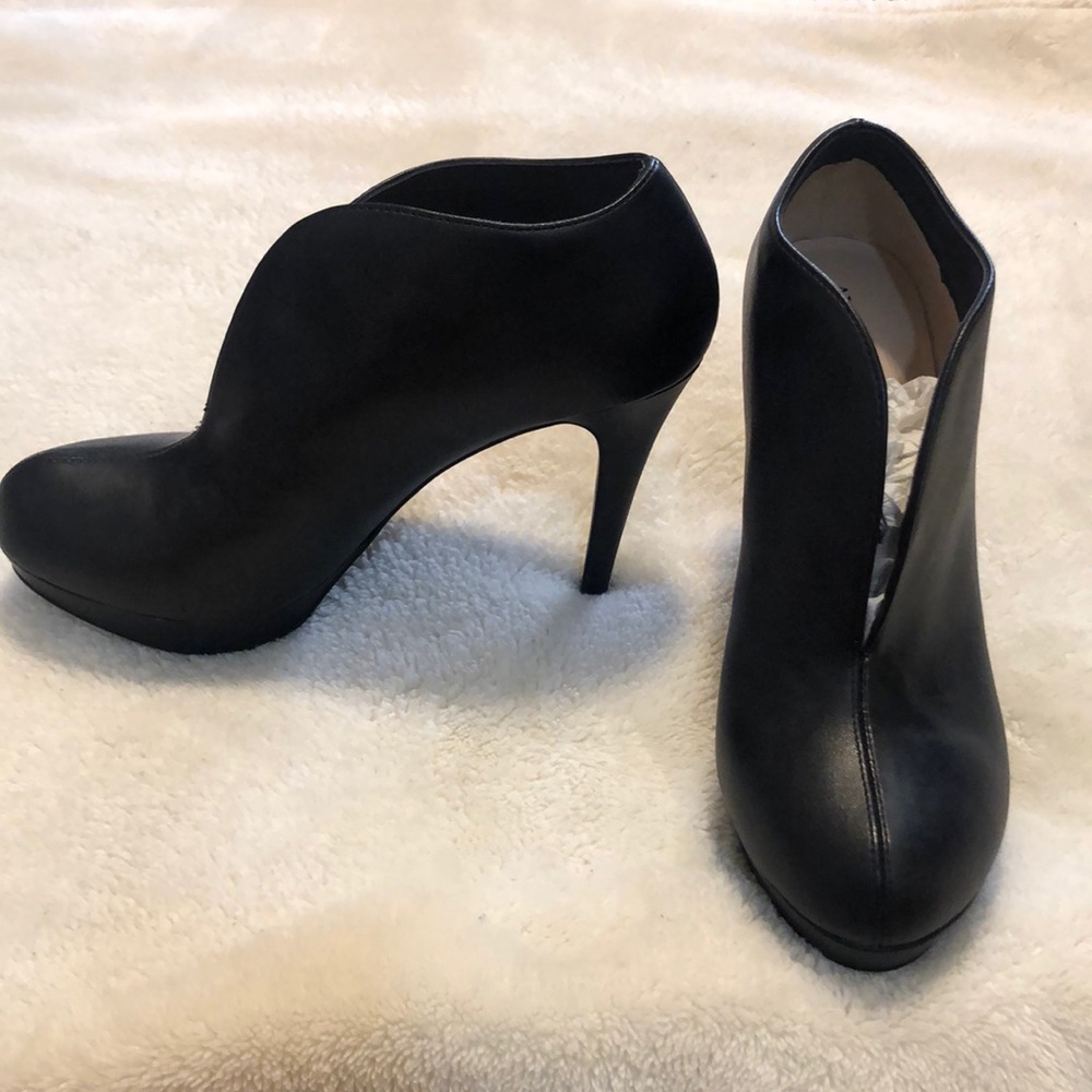 Audrey Brooke Black Leather Booties